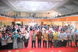 apcom-1